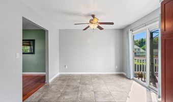 19 Midway Dr, Albany, NY 12205