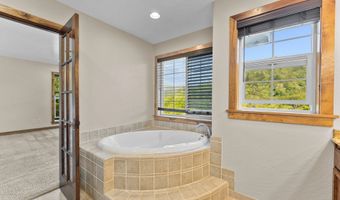 16711 Thompson Rd, Brookings, OR 97415