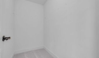 2 Potters Ct, Bayville, NJ 08721