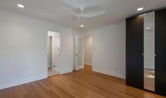 5250 POOKS HILL Rd B-13, Bethesda, MD 20814