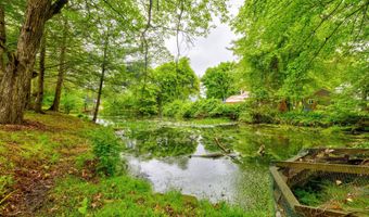 12 Silver Dr, Burlington, CT 06013