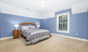 176 Fox Hollow Ln, Bristol, CT 06010