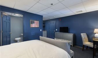 38 Dr. Marcus F Wheatland Blvd 5, Newport, RI 02840