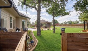 1009 Bluebonnet Ln, Adkins, TX 78101