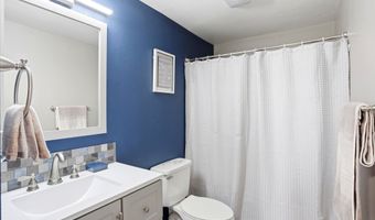 5126 Caribou Ave, Anchorage, AK 99508