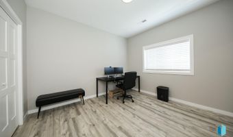 105 E Birchwood Dr, Brandon, SD 57005