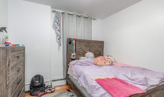 27 W 4TH St, Bayonne, NJ 07002