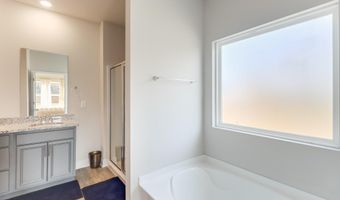 5625 Overland Dr, Biloxi, MS 39532