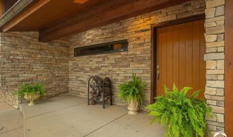 364 E 1600 Rd, Baldwin City, KS 66006