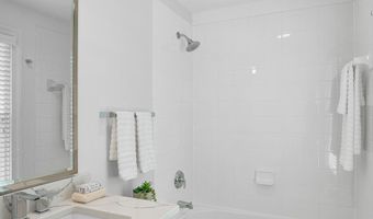 1818 POTOMAC GREENS Dr, Alexandria, VA 22314