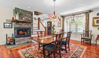 93 Kickemuit Ave, Bristol, RI 02809