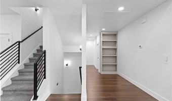 32 Warwick Dr, Bella Vista, AR 72714