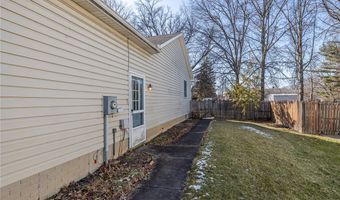 1260 Meadowview Ln, Amherst, OH 44001