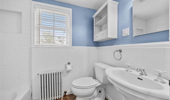 68 Prospect St, Amityville, NY 11701