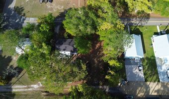206 13th St, Apalachicola, FL 32320