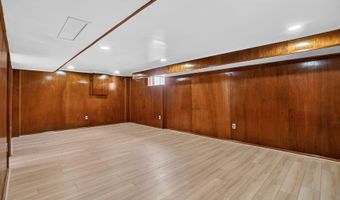 3601 CREST Dr, Annandale, VA 22003