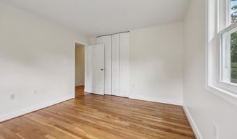 4907 CHANTICLEER Ave, Annandale, VA 22003