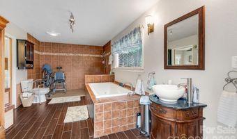 95 Pensacola Ave, Arden, NC 28704