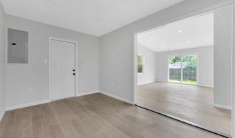 5 Mast Dr, Barnegat, NJ 08005