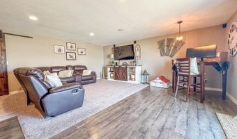 502 Granite Dr, Bismarck, ND 58503