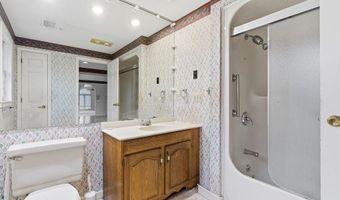 95 Hitching Post Ln, Bedford, NH 03110