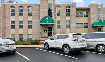 3 CANTERBURY Sq 402, Alexandria, VA 22304