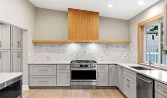205 E MERCHANT St, Audubon, NJ 08106