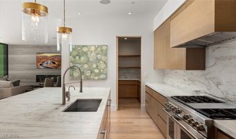 4929 Summit Overlook Dr, Las Vegas, NV 89135