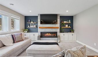 4212 Parkview Ln, Anoka, MN 55303