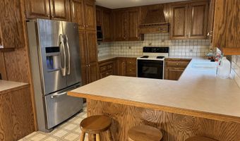 3626 E LEXINGTON Dr, Appleton, WI 54915