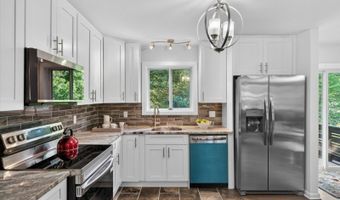 62 Barry Dr, Alloway, NJ 07422