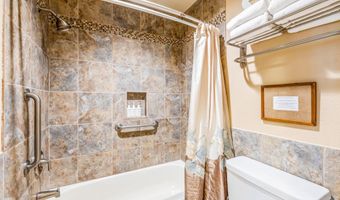 155 WAILEA IKE Pl 111, Kihei, HI 96753