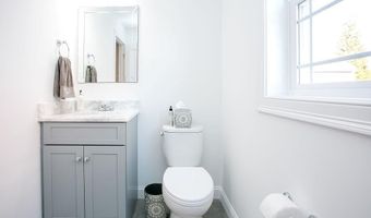 107 Orchard Ave, Middletown, RI 02842