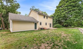 20 Wheelock Ave, Cranston, RI 02920