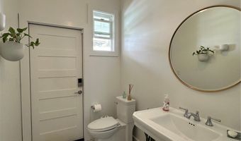 5872 Haleola St, Honolulu, HI 96821