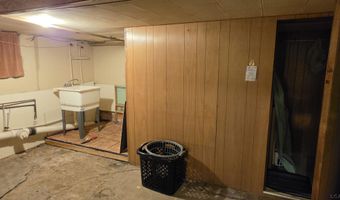 513 N Broad St, Adrian, MI 49221