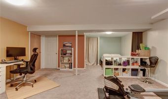 564 Woodlyn Xing, Ballwin, MO 63021