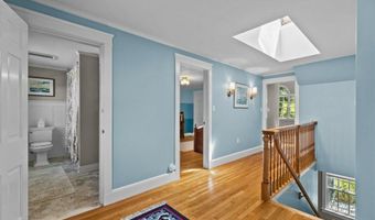 10 West Ave, Tiverton, RI 02878