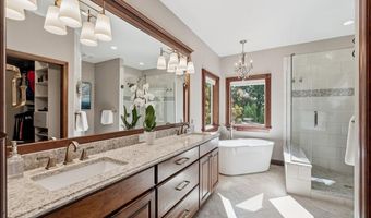 522 Arbor Meadow Dr, Ballwin, MO 63021