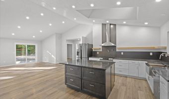 10050 E DUCE Rd, Athol, ID 83801