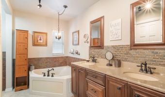 5556 ROUND LAKE Rd, Apopka, FL 32712
