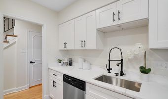 3135 14TH St S, Arlington, VA 22204