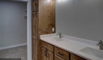 622 Pondhurst Dr, Amery, WI 54001