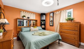 939 Liberty St, Algonac, MI 48001