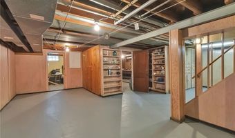 67 Castle Ct, Amherst, NY 14226