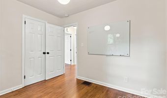 1815 Arnold Dr, Charlotte, NC 28205