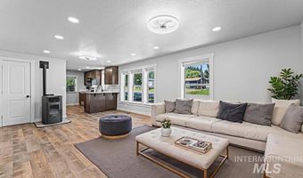 311 N School St, Cascade, ID 83611