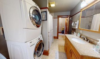 1426 Circle Dr, Albert Lea, MN 56007
