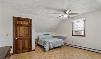 21 Clifton Rd, Bristol, RI 02809