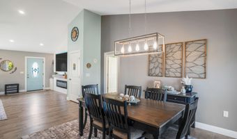 40 Knoll Crest Dr, Bangor, ME 04401